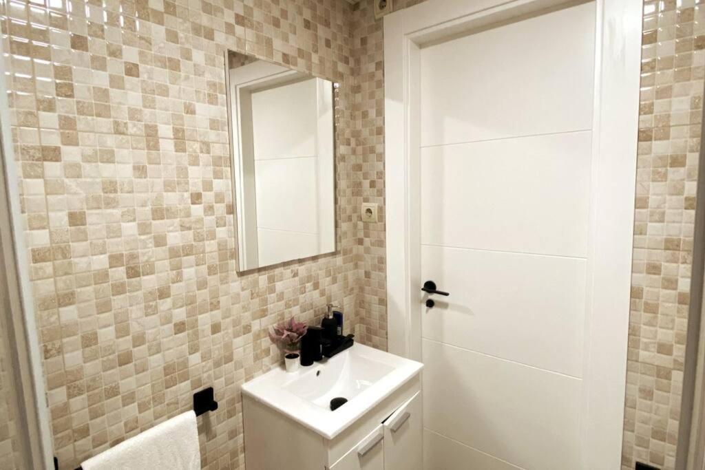 Ferienwohnung La Ventana De Puerto Marina Benalmádena Exterior foto
